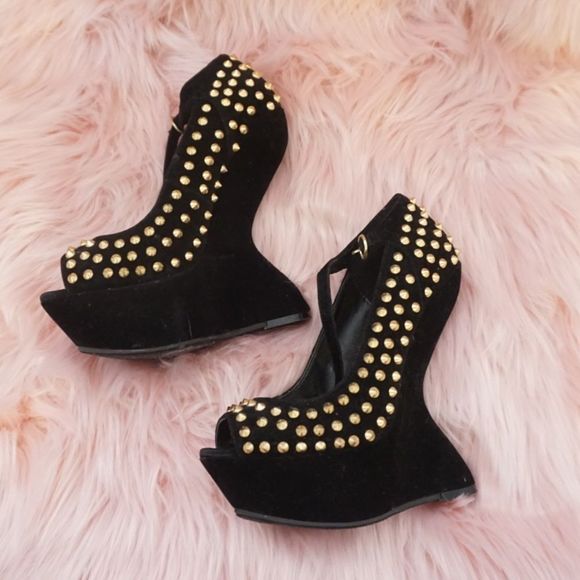 Steve Madden Shoes - Steve Madden | Black Studded Heels